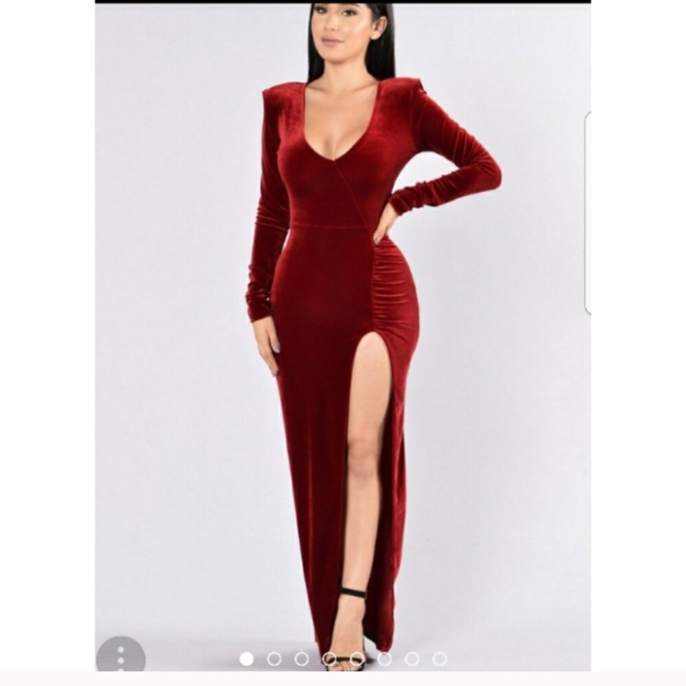 Dress w/ split
